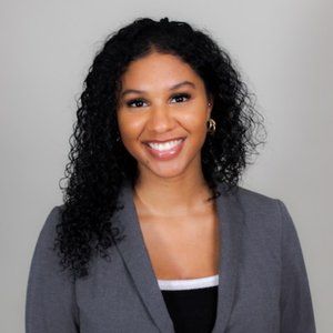 Meet your Posher, Yasmin